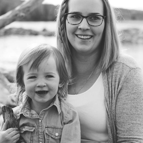 Meet your Posher, Britney - Picture 1 of 1